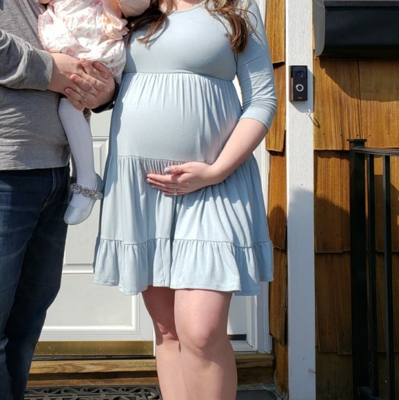 Light blue long sleeved tiered maternity dress - Picture 2 of 7